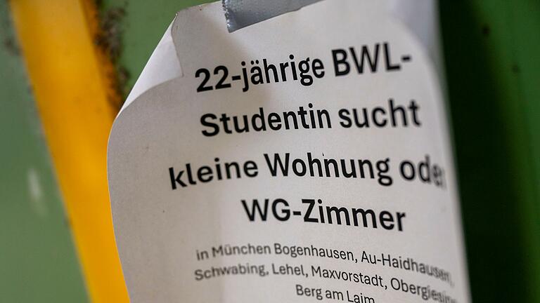 Wohnungssuche       -  Kurz vor Beginn des Wintersemesters halten wieder Tausende Studierende Ausschau nach einem WG-Zimmer. Vor allem in München kann das richtig teuer werden. (Archivbild)