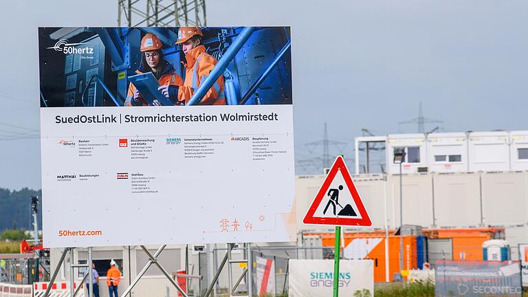 Suedostlink Wolmirstedt       -  Der Bau der Stromtrasse Südostlink sorgt auch in den betroffenen Regionen in Bayern oft für Streit. (Archivbild)