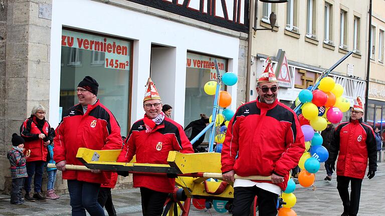 Farbenfrohes Spektakel: Mit dem Rathaussturm wird in Mellrichstadt alljährlich im Januar die neue Faschingssession eingeläutet.