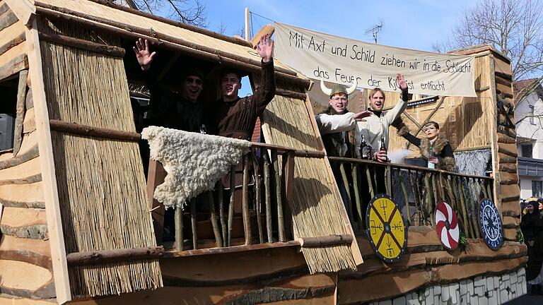 Der Faschingszug in Wonfurt begeisterte die Zuschauerinnen und Zuschauer.