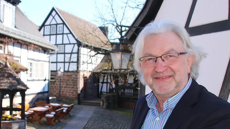 Rustikales Flair draußen, modernste Ausstattung drinnen: Peter Droessel ist neuer Spa-Direktor im 'Neumühle Resort & Spa'. - Rustikales Flair draußen, modernste Ausstattung drinnen: Peter Droessel ist neuer Spa-Direktor im 'Neumühle Resort & Spa'. Rustikales Flair draußen, modernste Ausstattung drinnen: Peter Droessel ist neuer Spa-Direktor im 'Neumühle Resort & Spa'. - Rustikales Flair draußen, modernste Ausstattung drinnen: Peter Droessel ist neuer Spa-Direktor im 'Neumühle Resort & Spa'.