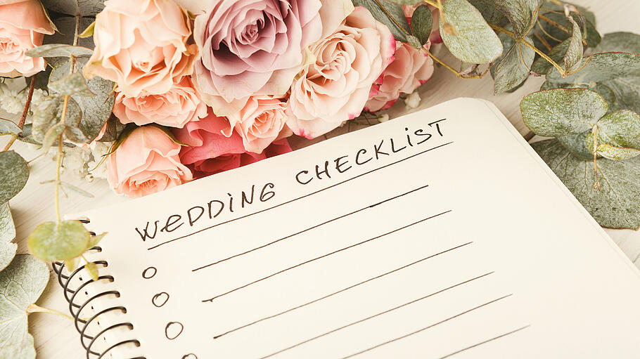 Hochzeitsplanung       -  Wer sich eine Checkliste zur Hochzeitsplanung erstellt, spart sich viel Nerven und böse Überraschungen..