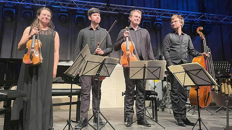 Ein Glücksgriff für das Festival: Das Eliot Quartett mit Maryana Osipova und Alexander Sachs (Violine), Dmitry Hahalin (Viola) und Michael Preuß (Violoncello). Ein Glücksgriff für das Festival: Das Eliot Quartett mit Maryana Osipova und Alexander Sachs (Violine), Dmitry Hahalin (Viola) und Michael Preuß (Violoncello).