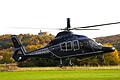 Vor der Kulisse der Trimburg starteten die Helikopter auf dem Ausweichfußballplatz des FC Elfershausen.       -  Vor der Kulisse der Trimburg starteten die Helikopter auf dem Ausweichfußballplatz des FC Elfershausen.