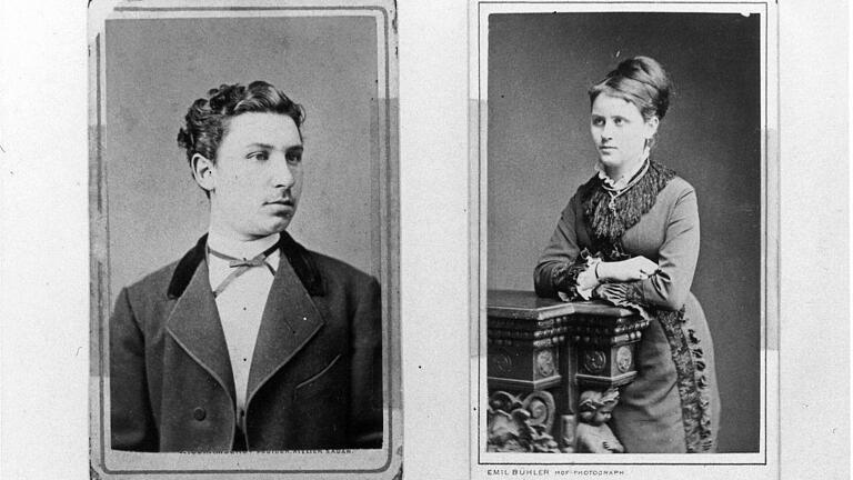 Johannette und Otto Frank im Alter von 18 und 21 Jahren. Die Aufnahmen entstanden vor ihrer Hochzeit 1882. Johannette und Otto Frank im Alter von 18 und 21 Jahren. Die Aufnahmen entstanden vor ihrer Hochzeit 1882.