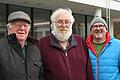 Die Organisatoren des Fränkischen Kabarettpreises (von links) Roland Metz,  Rudolf Hegler und Michael Issing wollten mit dem Kabarettpreis die Arnsteiner Stadthalle (im Hintergrund) beleben.