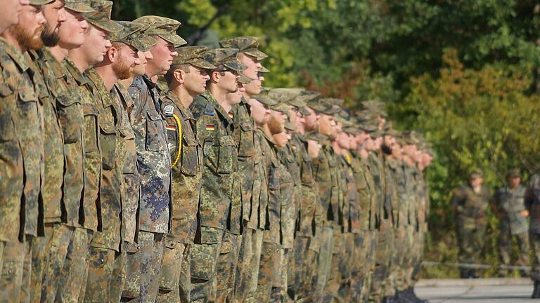 Im Herbst&nbsp; 2016 feierten die Soldaten gleich zwei Ereignisse. Zum einen die Rückkehr der Soldaten aus ihren mehrmonatigen Auslandseinsätzen – aus denen alle wohlbehalten wieder heimgekehrt waren – und 30 Jahre Bundeswehr an der Mainschleife.