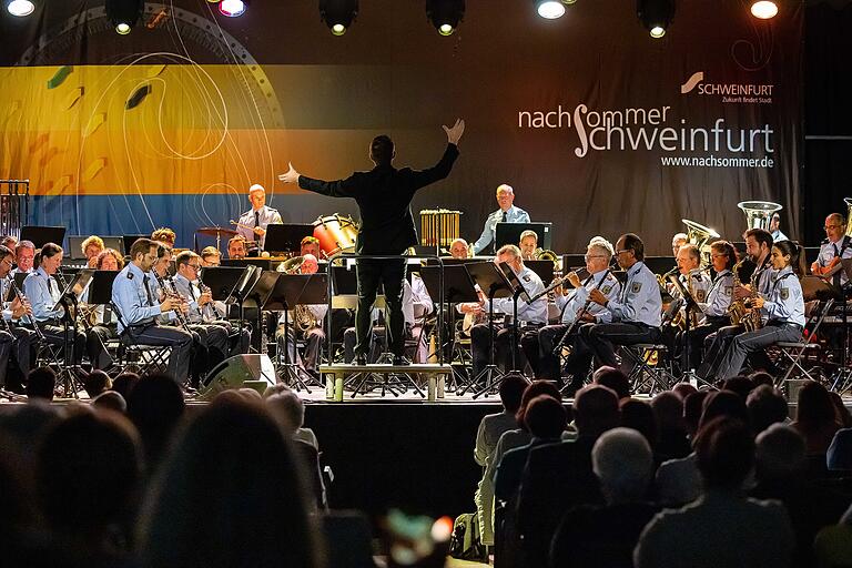 Benefizkonzert des Bundespolizeiorchesters München beim Schweinfurter Nachsommer. Benefizkonzert des Bundespolizeiorchesters München beim Schweinfurter Nachsommer.