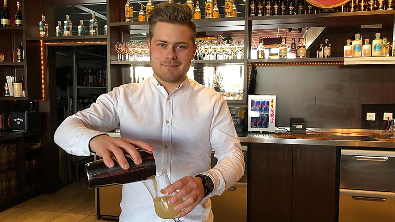 Unternehmer Maximilian Rottenberger hat die Corona-Pandemie als Chance gesehen – und zum Beispiel das Cuba Cabana in Bad Neustadt übernommen. Unternehmer Maximilian Rottenberger hat die Corona-Pandemie als Chance gesehen – und zum Beispiel das Cuba Cabana in Bad Neustadt übernommen.