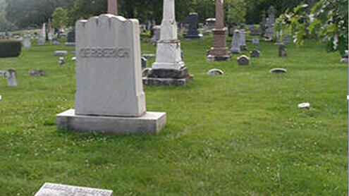 Das Familiengrab von Hans Gerberich in Germantown. Das Familiengrab von Hans Gerberich in Germantown.