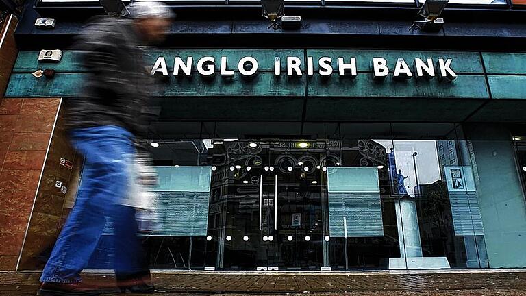 Spottende irische Banker verärgern die Kanzlerin: eine Filiale der Anglo Irish Bank in Belfast. Spottende irische Banker verärgern die Kanzlerin: eine Filiale der Anglo Irish Bank in Belfast.