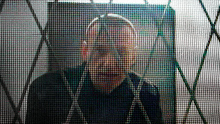 Nawalny-Video aus neuem Straflager.jpeg       -  Alexej Nawalny, Oppositionspolitiker aus Russland, spricht per Video aus der arktischen Strafkolonie, in der er eine 19-jährige Haftstrafe verbüßt, zu Journalisten.