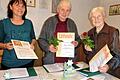 Seit Anbeginn dabei: Die Gründungsmitglieder der Seniorengruppe Unterelsbach erhielten bei der Feier zum 25-jährigen Bestehen eine besondere Ehrung. Das Bild zeigt (von links) Leiterin Irmgard Wolf sowie Anni Mück und Maria Zimmer.
