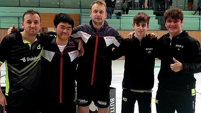 Dritter in der Regionalliga Süd wurde der TSV Bad Königshofen II mit (von links) Marcin Miszewski, Akito Itagaki, Christoph Schüller und Maximilian Dreher. Eine ganz Saison verletzt war Max Keller (rechts), der womöglich in der neuen Saison Akito Itagaki ersetzen wird. Dritter in der Regionalliga Süd wurde der TSV Bad Königshofen II mit (von links) Marcin Miszewski, Akito Itagaki, Christoph Schüller und Maximilian Dreher. Eine ganz Saison verletzt war Max Keller (rechts), der womöglich in der neuen Saison Akito Itagaki ersetzen wird.