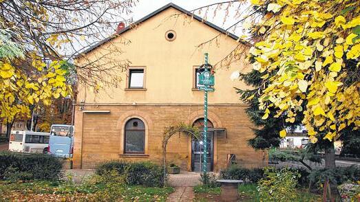 Nicht in der Bahnhofswirtschaft, die unser Bild zeigt, sondern im Wartesaal des Haßfurter Bahnhofs soll eine Spielhalle eingebaut werden.