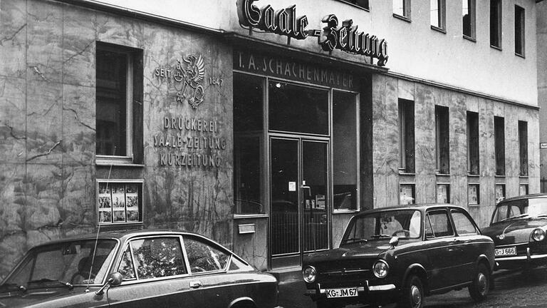 Der Eingang zur Geschäftsstelle der Saale-Zeitung 1967.       -  Der Eingang zur Geschäftsstelle der Saale-Zeitung 1967.