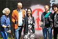 Testen die neu eröffnete 'Hall Of Fame' unterhalb der Randersackerer Straße (von links): Stadträtin Simone Arzt, Stadtrat Alexander Kolbow, Sozialreferentin Hülya Düber, Stadtrat Konstantin Mack, Katharina Hupp, stellv. Fachbereichsleitung Jugend und Familie.