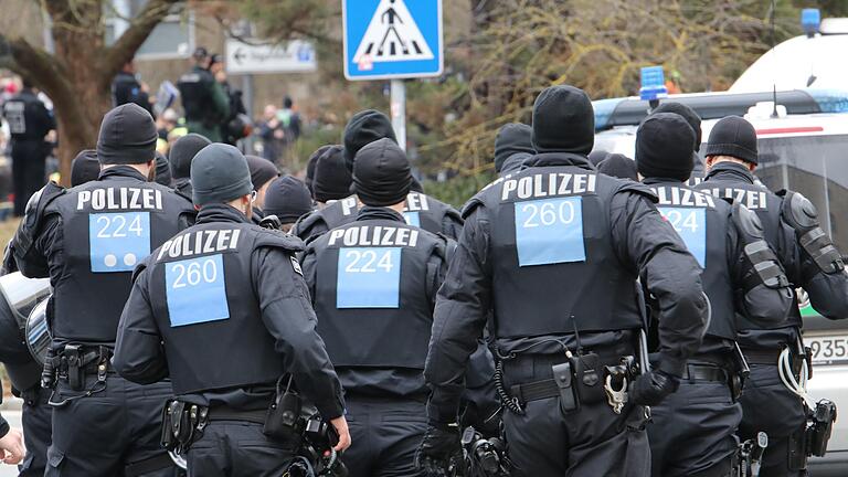 Nazi-Kundgebung und Gegendemo am 18.02.2017 in Würzburg Nazi-Kundgebung und Gegendemo am 18.02.2017 in Würzburg