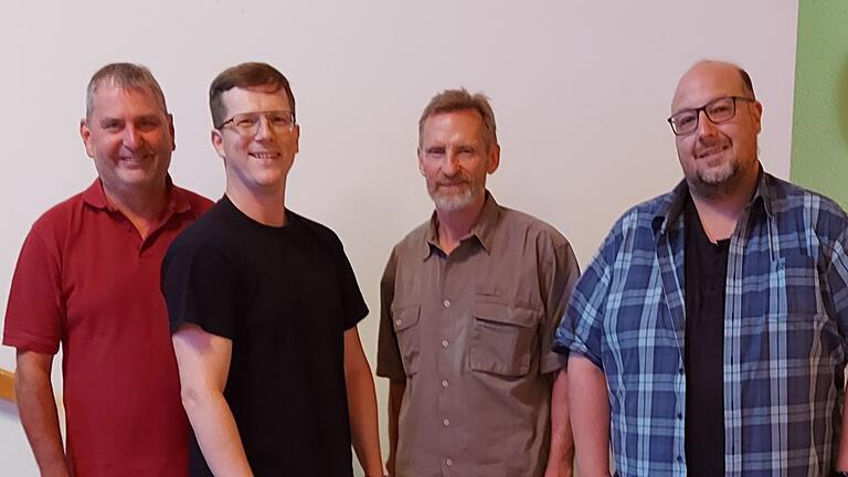 Das wiedergewählte OCV-Präsidium von links Matthias 'Mäff' Thurn, Thomas Fuhrmann, Alexander König und Sitzungspräsident Thomas 'Schmied' Väth.