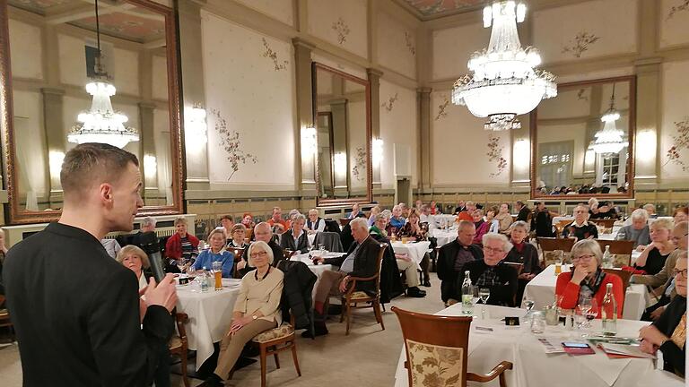 Beim Neubürgerstammtisch war diesmal der Intendant des Kissinger Sommers Alexander Steinbeis zu Gast.       -  Beim Neubürgerstammtisch war diesmal der Intendant des Kissinger Sommers Alexander Steinbeis zu Gast.