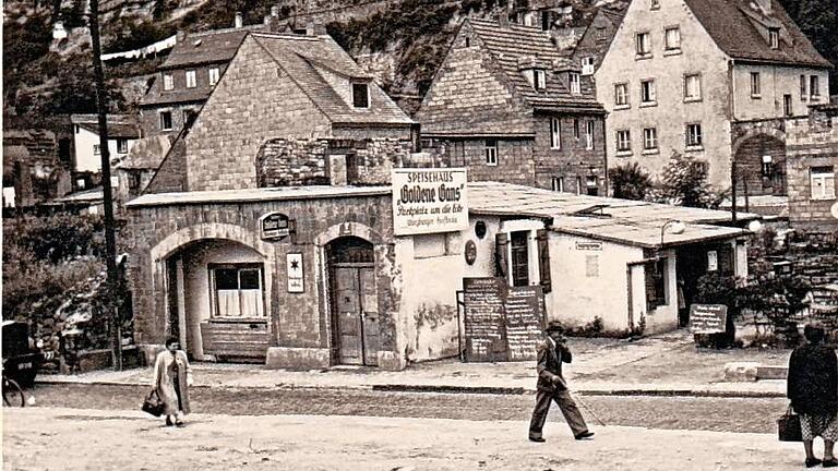 Mehr ließ der 16. März 1945 von dem großen Haus der Goldenen Gans nicht übrig. Mehr ließ der 16. März 1945 von dem großen Haus der Goldenen Gans nicht übrig.