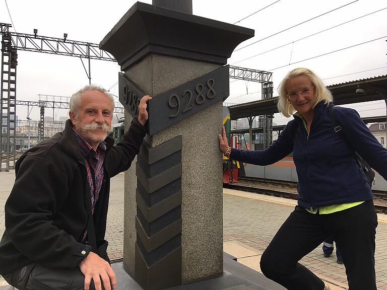 Endlich am Ziel in Wladiwostok nach 72 Stunden Eisenbahn-Fahrt. Endlich am Ziel in Wladiwostok nach 72 Stunden Eisenbahn-Fahrt.
