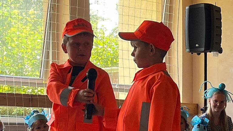 Müllmänner Leon Schäflein und Oskar Hiller. Müllmänner Leon Schäflein und Oskar Hiller.