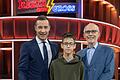 Robin aus Kist ist bei der TV-Show 'Klein gegen Groß' dabei. Von links: Moderator Kai Pflaume, Robin aus Kist und Herausforderer Dr. Thomas Kinne.