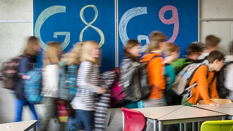 Turbo-Abitur in NRW - 30000 Eltern von Gymnasiasten haben sich an einer Umfrage beteiligt. Die Mehrheit hat sich für ein Gymnasium mit neunjähriger Laufzeit in Bayern ausgesprochen. Turbo-Abitur in NRW - 30000 Eltern von Gymnasiasten haben sich an einer Umfrage beteiligt. Die Mehrheit hat sich für ein Gymnasium mit neunjähriger Laufzeit in Bayern ausgesprochen.