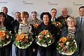 Ehrungen und Verabschiedungen im Landratsamt mit Personalratsvorsitzendem Herbert Memmel (hinten links) und Landrat Florian Töpper (rechts) sowie Norbert Müller (hinten, Zweiter von links), Sonja Hänsch, Peter Schläger und Klaus Nitzschner sowie Melanie Fladung (vorne von links), Heike Löser, Melanie Donath und Helene Schad.