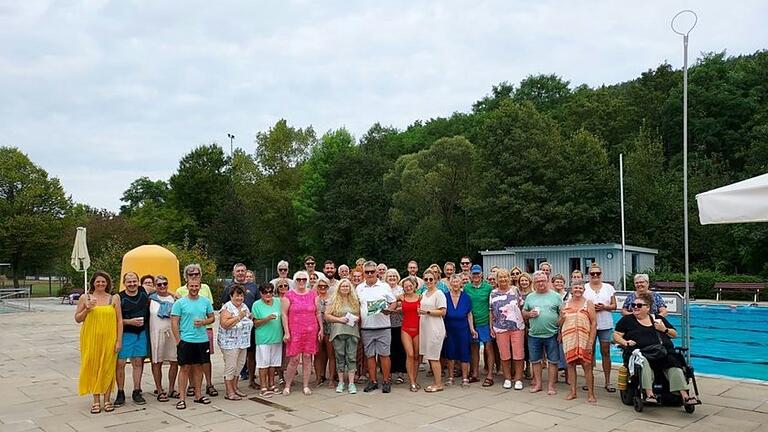 Verabschiedung im Schwimmbad. Verabschiedung im Schwimmbad.