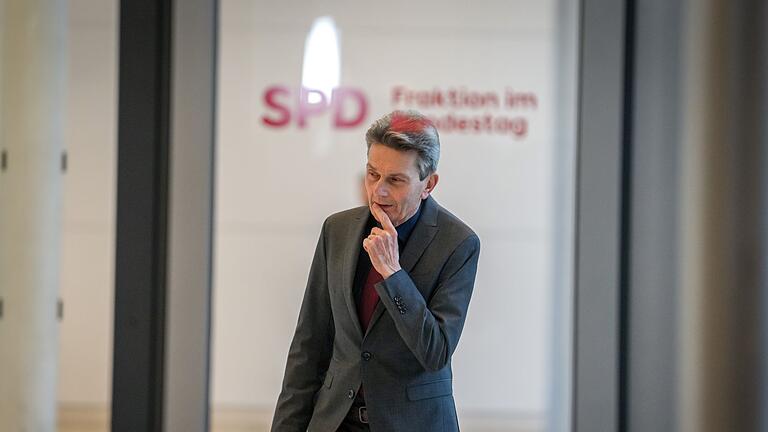Fraktionssitzungen - SPD - SPD-Fraktionschef Rolf Mützenich wirkte mit am Kompromiss bei der Terminfindung Fraktionssitzungen - SPD - SPD-Fraktionschef Rolf Mützenich wirkte mit am Kompromiss bei der Terminfindung
