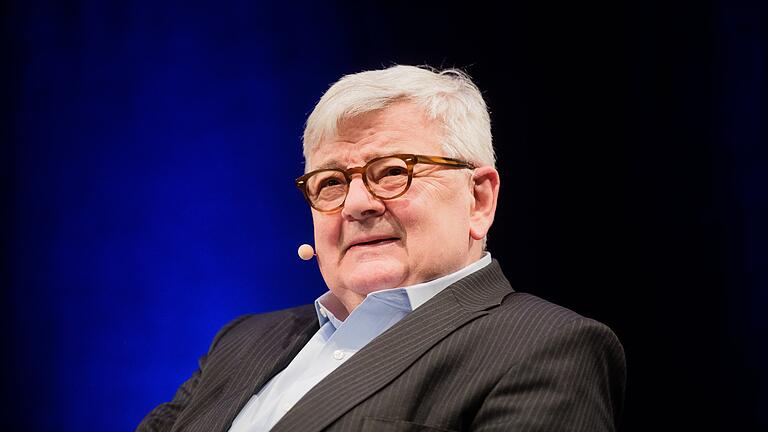 Joschka Fischer       -  Joschka Fischer im März auf dem Literaturfestival Lit. Cologne, wo er sein neues Buch 'Der Abstieg des Westens' vorstellte.
