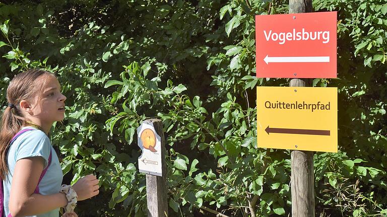 Der Quittenlehrpfad ist gut ausgeschildert. Der Quittenlehrpfad ist gut ausgeschildert.