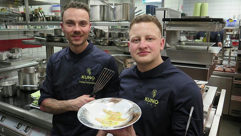 Die neuen Küchenchefs im Hotel Rebstock Patrick Grieshaber (links) und Robin Hofmann.