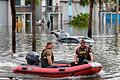 Hurrikan &bdquo;Milton&rdquo; - Florida       -  Rettungskräfte sind in der Stadt Clearwater auf dem Weg zu Sturmopfern.