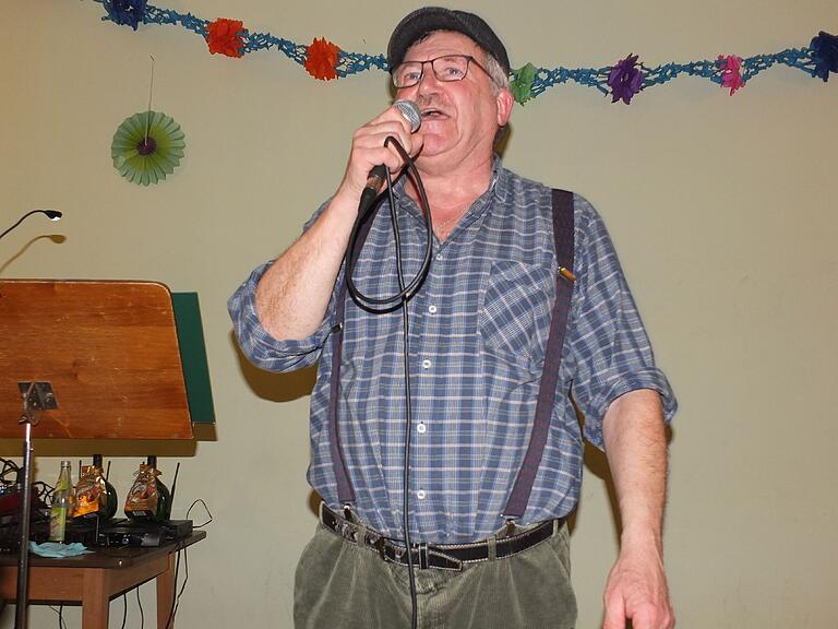 Musiker Josef Deppisch ist in Oelle ein Garant für Stimmung. Musiker Josef Deppisch ist in Oelle ein Garant für Stimmung.