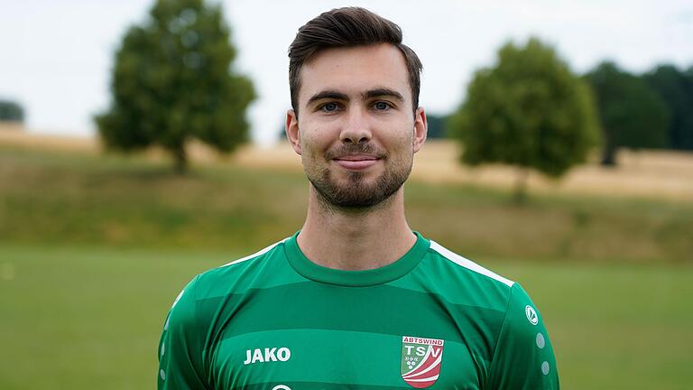 Max Wolf ist Mannschaftskapitän beim Fußball-Bayernligisten TSV Abtswind. Max Wolf ist Mannschaftskapitän beim Fußball-Bayernligisten TSV Abtswind.