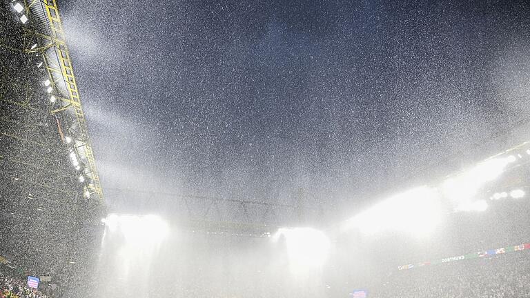 Starkregen       -  In Dortmund folgten Gewitter, Starkregen und Hagel dicht aufeinander.
